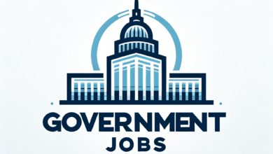 DALL·E 2023 11 27 21.48.53 A professional and modern logo for Government Jobs. The logo should feature a stylized abstract representation of a government building like a cap -